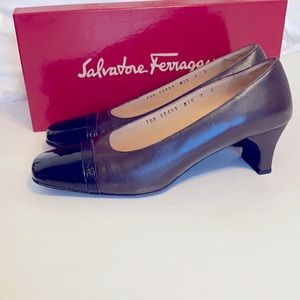 Ferragamo classic cap toe pumps 7c (mid width)